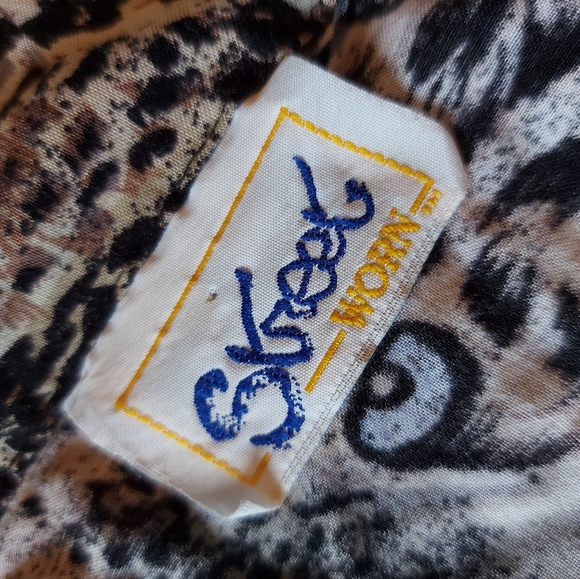 Leopard Button Up Top - Picture 10 of 11